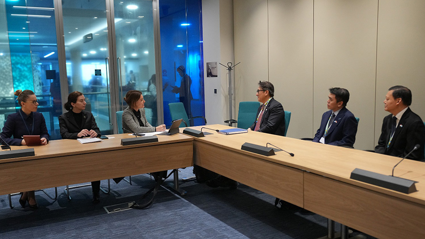 Tamara Ioseliani: „Wir haben mit dem ständigen Sekretär des Transportministeriums von Singapur Kooperationsfragen sowohl im maritimen als auch im Luftfahrtsektor besprochen, einschließlich direkter Flugverbindungen“