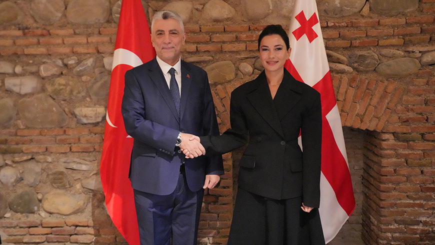 Mariami Kwriwischwili und Omer Bolat diskutierten die Entwicklung der Handels- und Wirtschaftszusammenarbeit