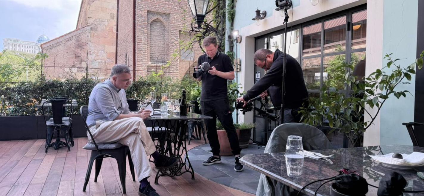 Italienische Dokumentarfilmer drehen einen Film über Georgiens touristisches Potenzial