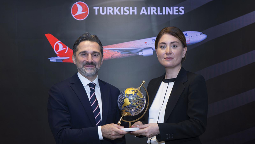 Tamara Ioseliani trifft Murat Şeker von Turkish Airlines