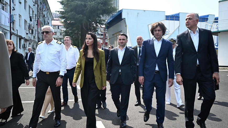 Ministerin Mariam Kvirikashvili besichtigt maritime Akademie in Batumi